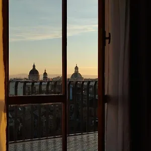 https://intero-appartamento-catania-centro-enjoy-our-sicily.catania-hotels.net