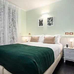 https://new-flat-near-the-city-center.italymilanhotels.net