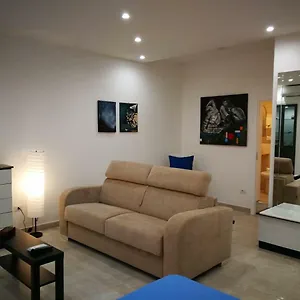 https://la-stanza-di-chaila.hotels-amalfi.com