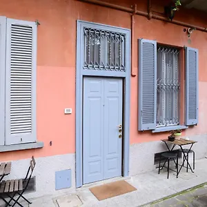 https://comfortable-silent-and-charming-loft-by-the-navigli.italymilanhotels.net